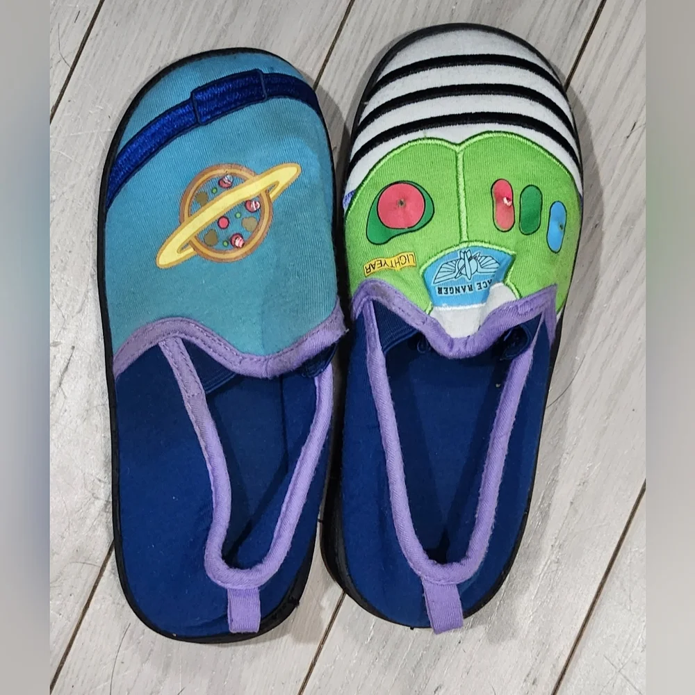 Buzz Lightyear  Toy Story Light Up Slippers, Size 11/12